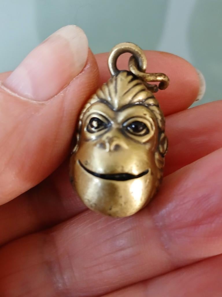 Oud masief brons amulet aapje, Ophalen of Verzenden