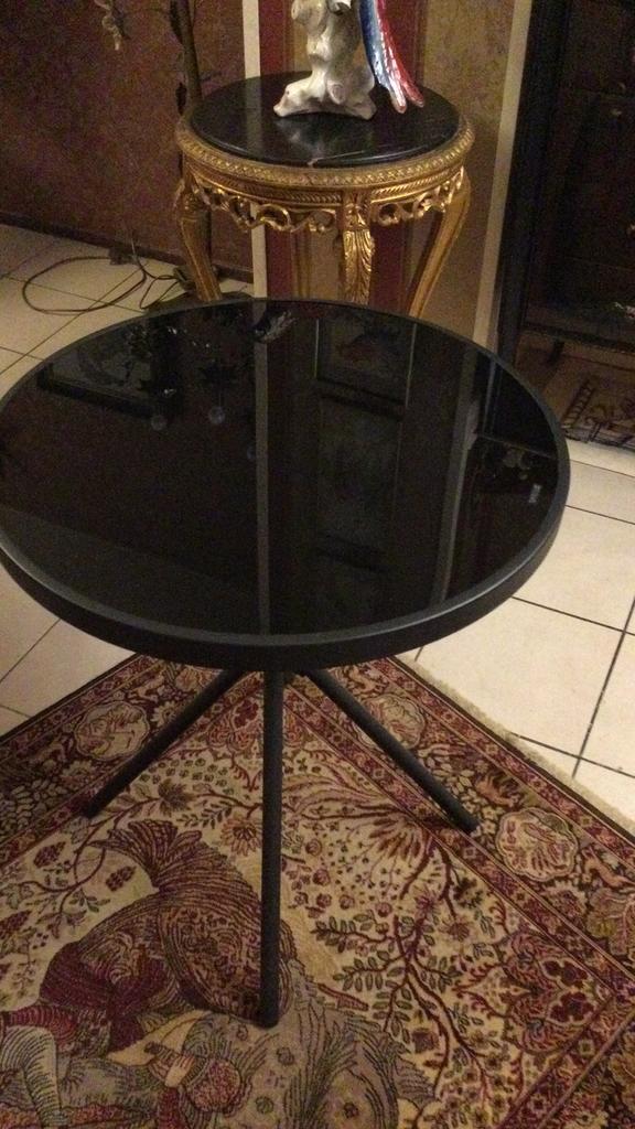 Mooie tafel 70 hoog 60 rond  Tempered glas, 50 tot 100 cm, 50 tot 75 cm, Rond, Ophalen of Verzenden