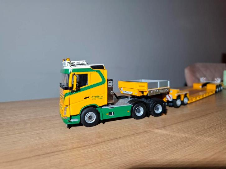 P.Vos Volvo FH4 met 2 assige dolly en 3 assige dieplader, Hobby en Vrije tijd, Modelauto's | 1:50, Bus of Vrachtwagen, Ophalen of Verzenden