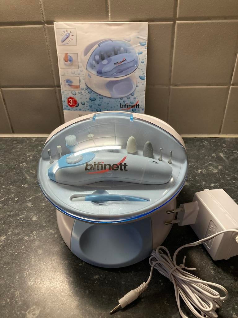 Manicure en Pedicure set ( 1 x gebruikt ) compleet 9 standen, Ophalen, Zo goed als nieuw