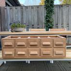 Onderdeel van een oude archiefkast met 10 lades, Ophalen