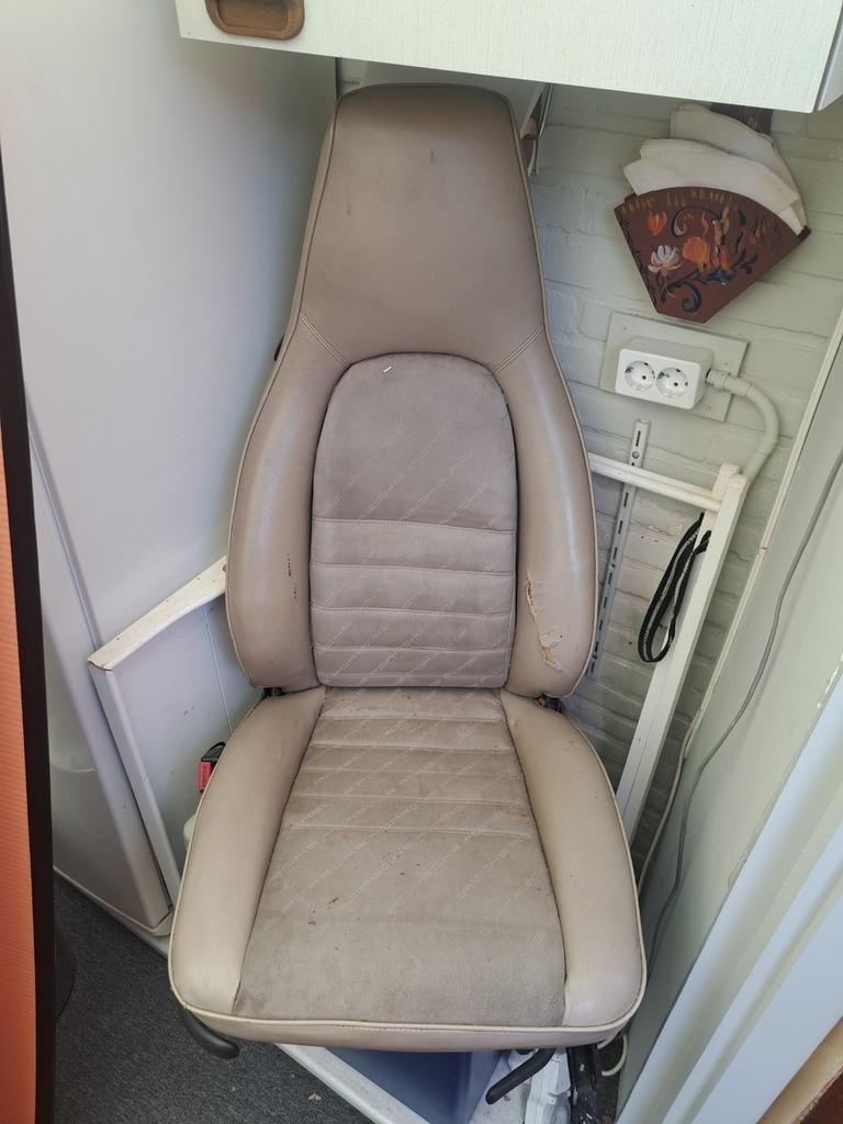 Porsche stoelen 924 944, Ophalen