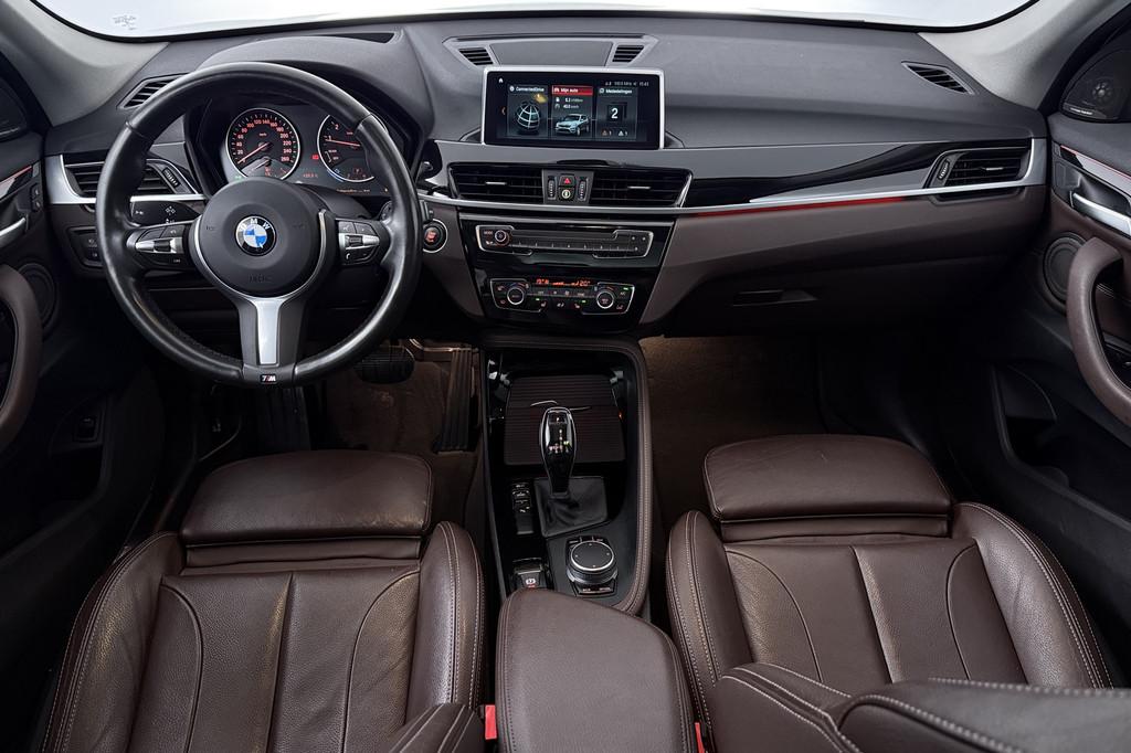 BMW X1 SDrive20i High Executive (PANORAMADAK, HARMAN/KARDON,, Auto's, BMW, 1998 cc, Euro 6, Wit, Leder