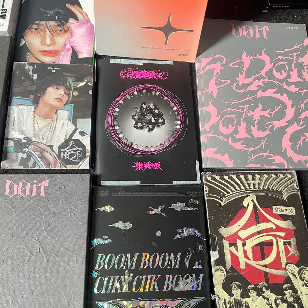Groot Stray kids pakket albums kaarten etc erc, Ophalen of Verzenden, Zo goed als nieuw, Aziatisch
