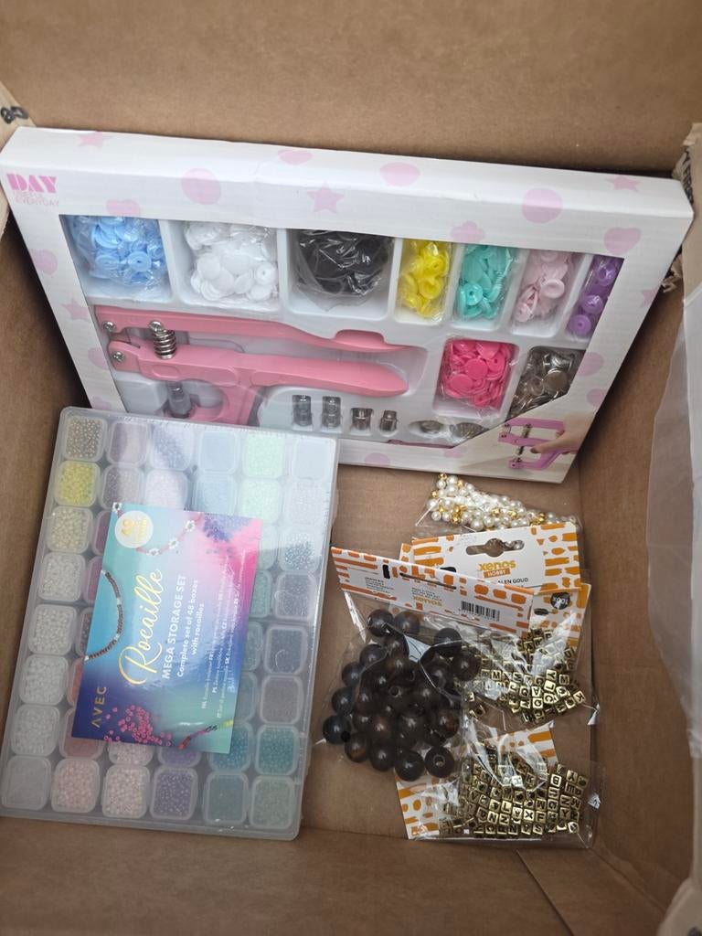 Grote set sieraden maken: kralen, lijmpistool, tang, Hobby en Vrije tijd, Kralen en Sieraden maken, Ophalen of Verzenden, Nieuw
