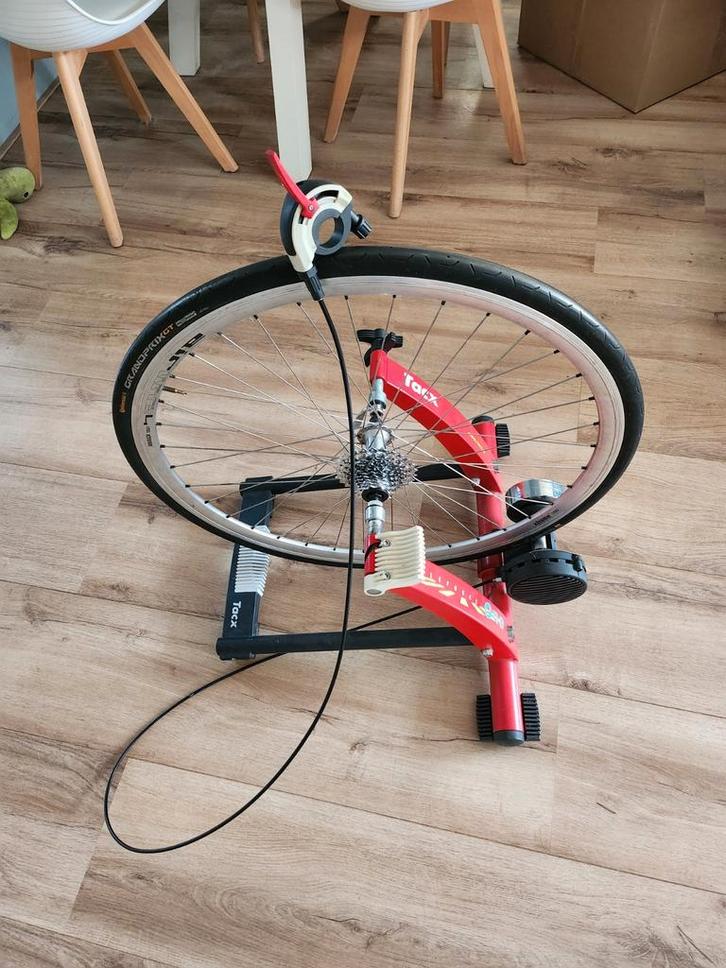 Tacx Cycleforce One fietstrainer met trainingswiel, Sport en Fitness, Fitnessmaterialen, Gebruikt, Overige typen, Ophalen