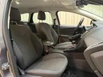 Ford Focus Wagon 126 PK 1.0 Titanium EXPORT / OrgNL! / Navig, Stof, Gebruikt, Euro 6, Bruin