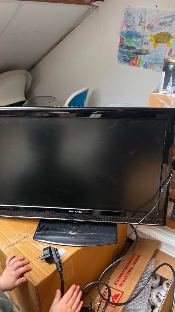 Nette Salora monitor + adapter - Ideaal voor camping/2e sche, Ophalen of Verzenden, Gebruikt, Minder dan 40 cm, Overige merken