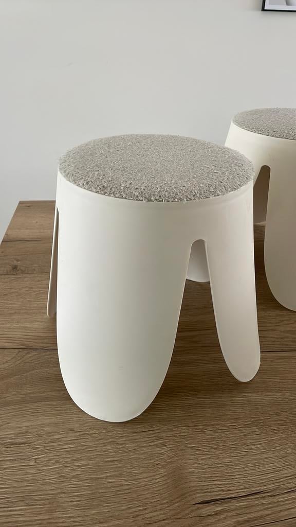 2 schattige krukjes van de kwantum, Huis en Inrichting, Krukjes, Ophalen, Gebruikt, Kunststof