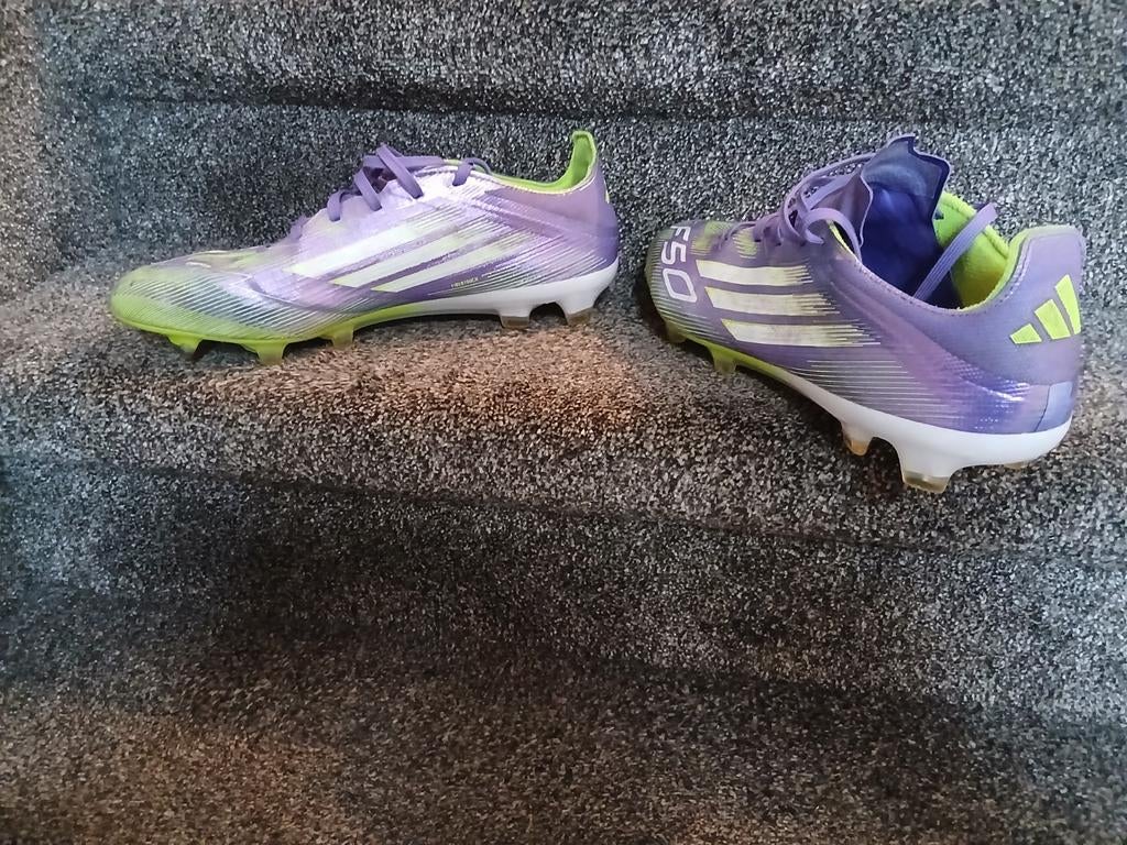ADIDAS F50 maat 42,2/3, Maat XS of kleiner, Ophalen, Zo goed als nieuw, Schoenen