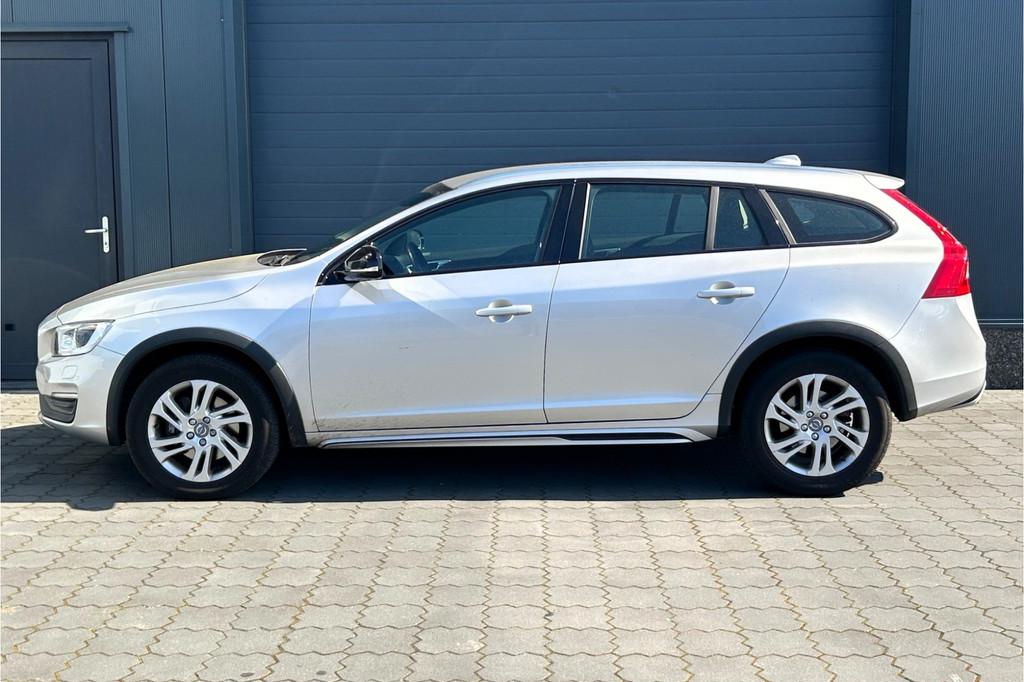 Volvo V60 Cross Country 2.0 T5 245pk Momentum XENON STANDKAC, 15 km/l, Gebruikt, 4 cilinders, Startonderbreker