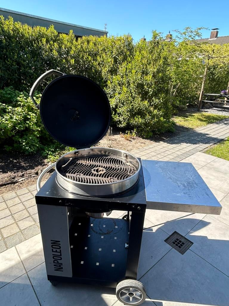 Napoleon houtskool BBQ, zwart in goede staat, Tuin en Terras, Houtskoolbarbecues, Ophalen, Gebruikt