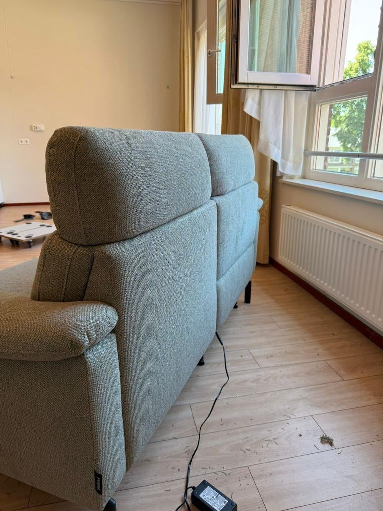 Comfortabele 2-zitsbank met relaxfunctie, Huis en Inrichting, Ophalen, Modern, Comfortabel, 150 tot 200 cm, 75 tot 100 cm