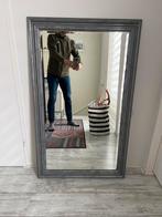 Mooie spiegel met grijze lijst, 1.30 x 0.80 meter, Ophalen, Gebruikt, 100 tot 150 cm, 75 tot 100 cm