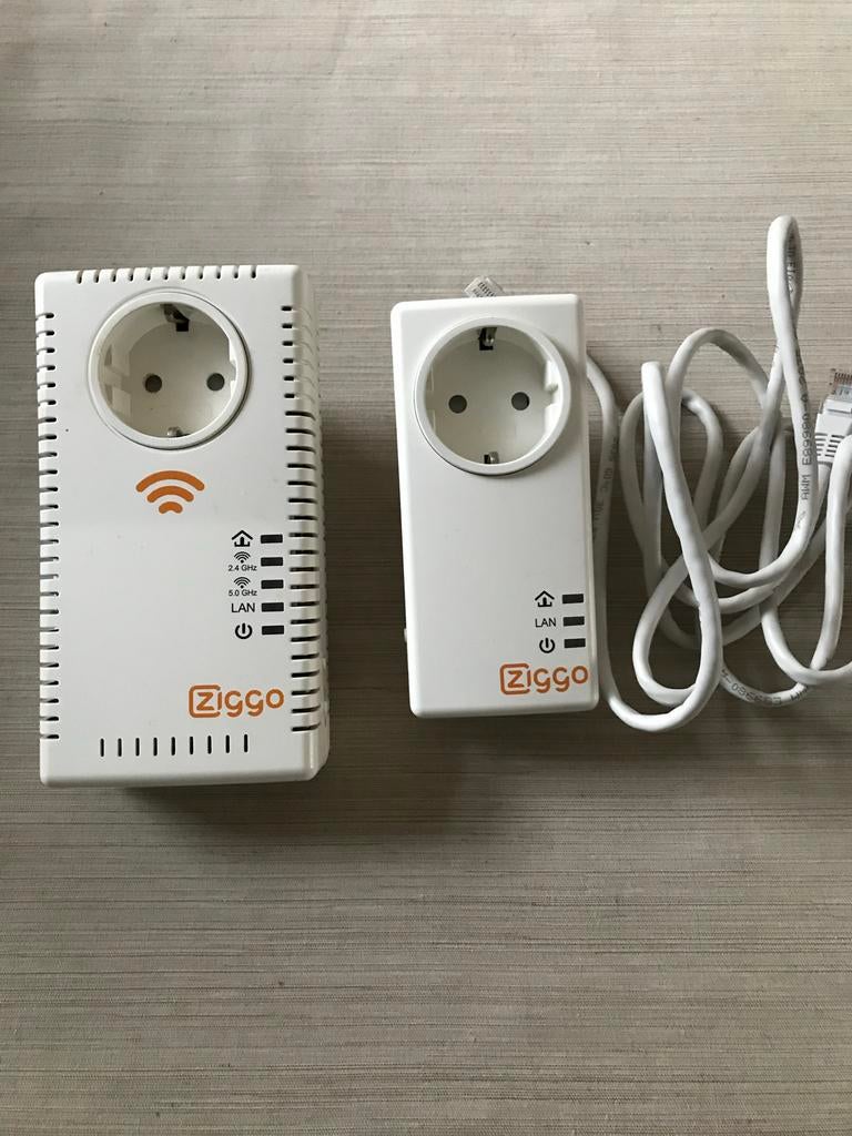 Ziggo Wifibooster via stopcontact, Ophalen of Verzenden, Gebruikt, Router