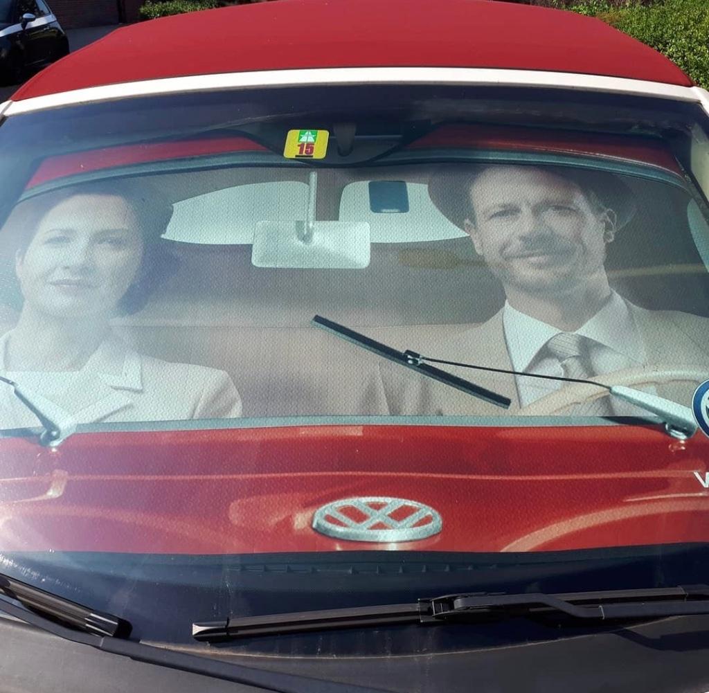 Volkswagen Beetle (Kever) 1.6 Cabriolet 75KW 2003 Beige, 4 cilinders, Cabriolet, 4 stoelen, Beige