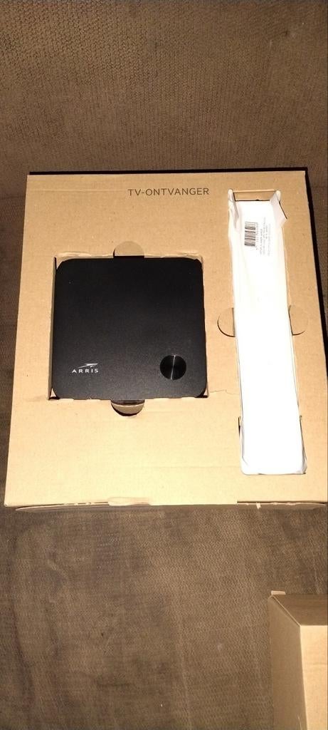 Nieuw in doos 2 x Arris VIP5202 KPN IPTV STB TV-ontvanger, Ophalen, Nieuw, Decoder