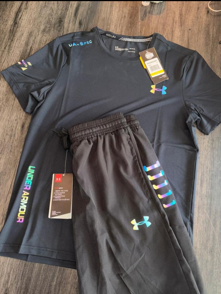 Under Armour Sportset Zwart - T-shirt & Korte Broek, Kleding | Heren, Sportkleding, Verzenden, Nieuw, Zwart