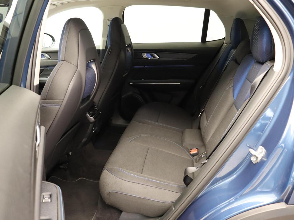 Lynk & Co 01 1.5 / Camera / Adaptive Cruise / Panoramadak /, Stof, Euro 6, Blauw, 120 €/maand