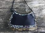 Zwart tasje met paillette en knoopjes - lak hengseltje, Ophalen of Verzenden, Zo goed als nieuw, Zwart, Avondtasje