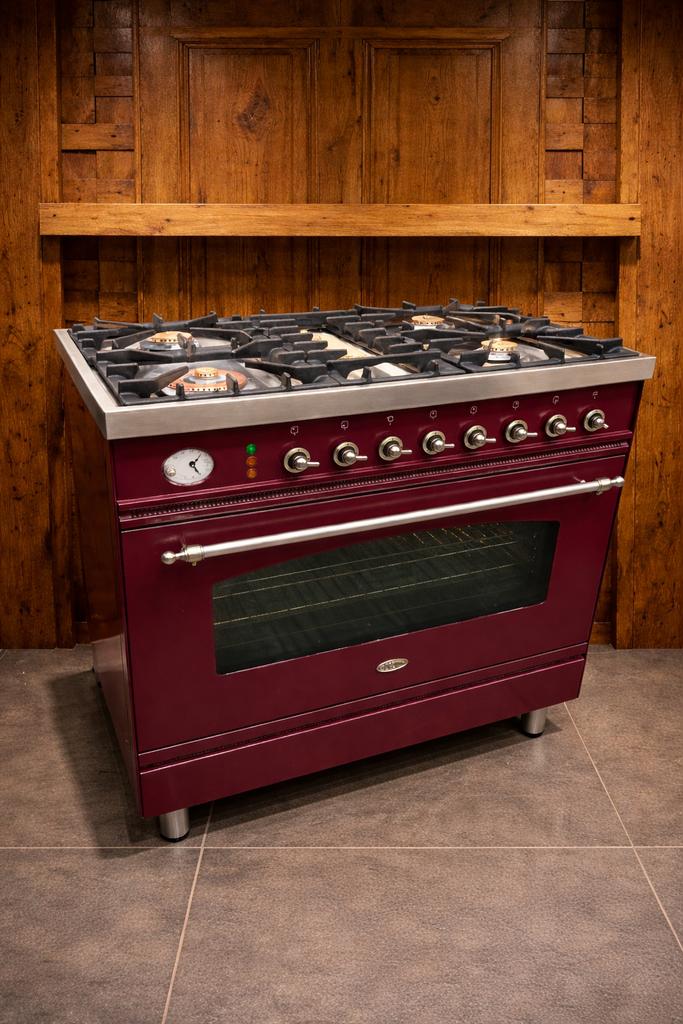 BORDEUAX RODE BORETTI/ ZEER SCHOON/  BEZORGING!, Witgoed en Apparatuur, Fornuizen, 60 cm of meer, Ophalen of Verzenden, Zo goed als nieuw