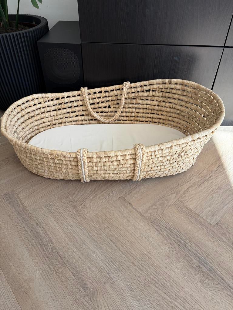 rieten wieg met matrasje, Ophalen of Verzenden, Zo goed als nieuw, Wieg