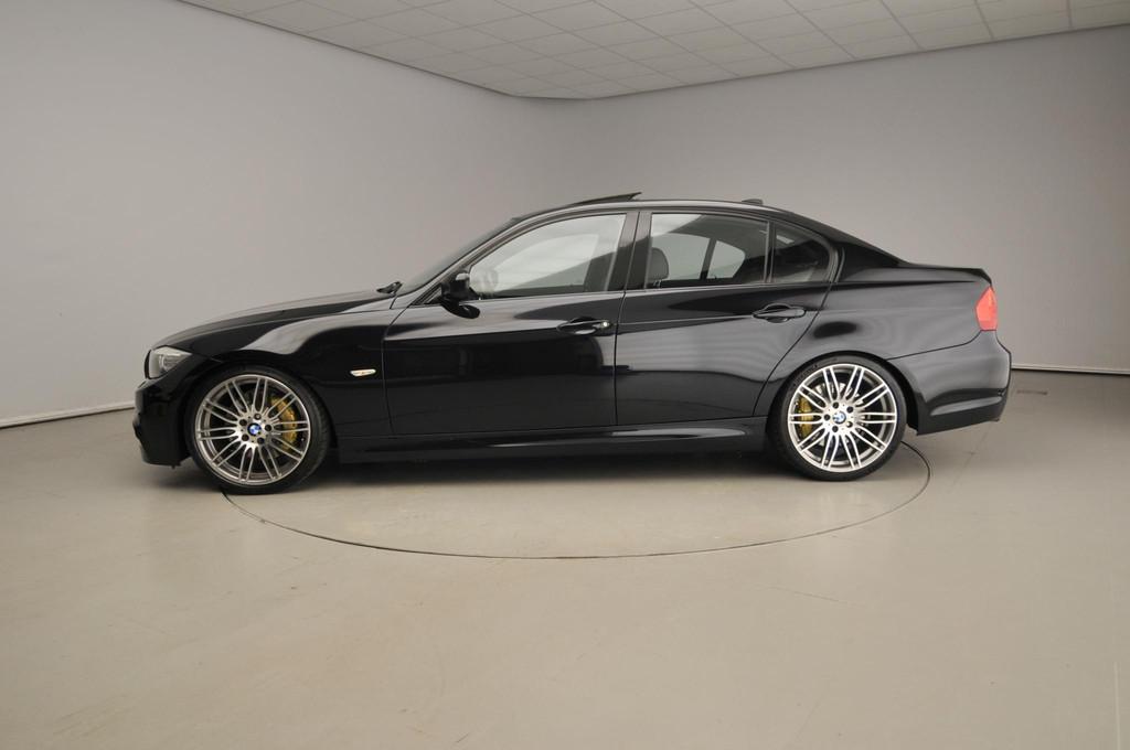 BMW 3-serie 330i | Individual Edition | M-Sportpakket | Perf, Auto's, BMW, Euro 5, Gebruikt, Zwart, 1465 kg