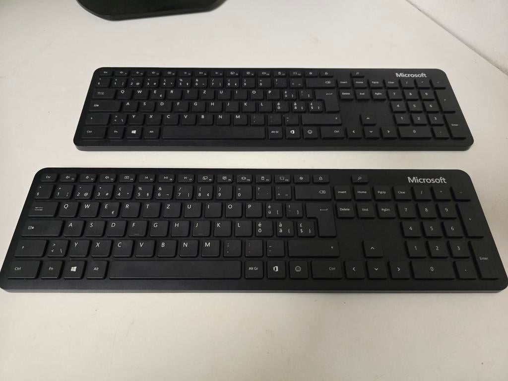 Draadloos toetsenbord van microsoft - qwertz - nette staat, Ophalen of Verzenden, Zo goed als nieuw