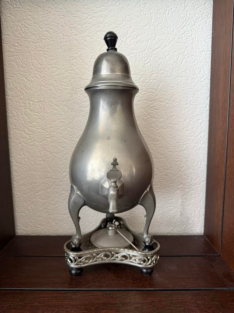 Tinnen kraantjeskan van K.M.D., Ophalen