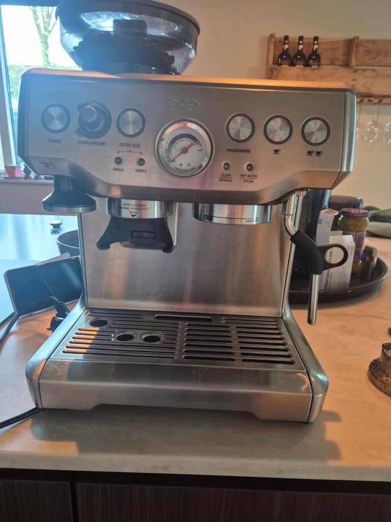 SAGE The Barista Express - Volautomatische espressomachine, Ophalen of Verzenden, Zo goed als nieuw, Espresso apparaat