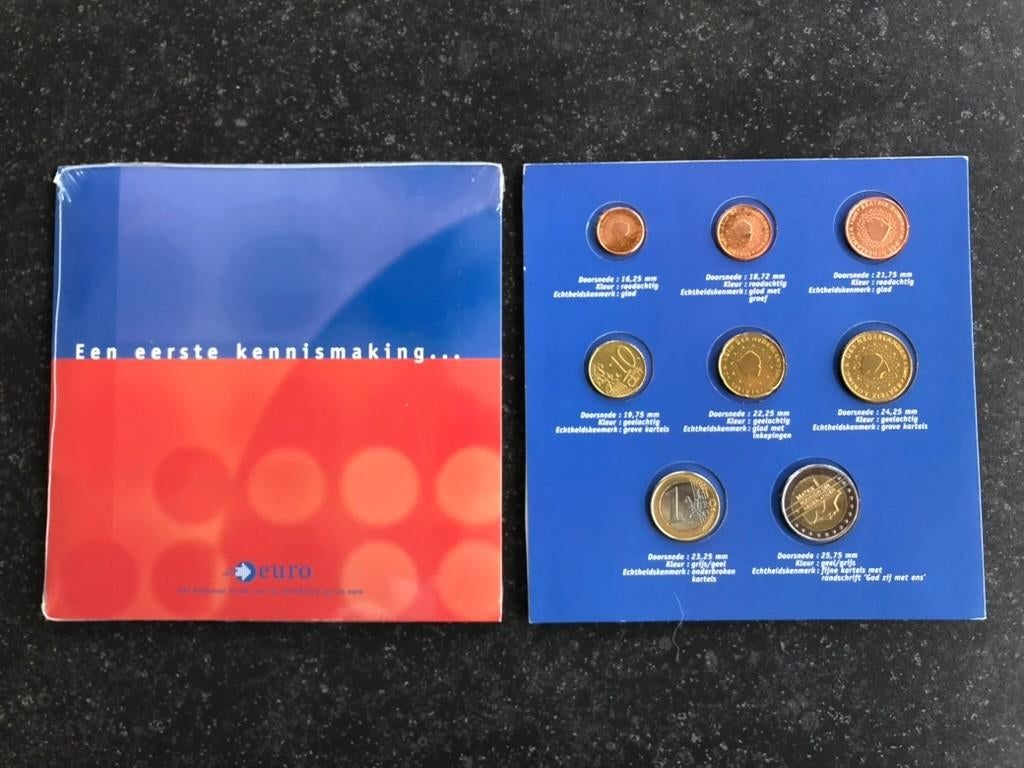2 setjes euromunten, Postzegels en Munten, Munten | Nederland, Ophalen of Verzenden, Koningin Beatrix, Euro's, Setje