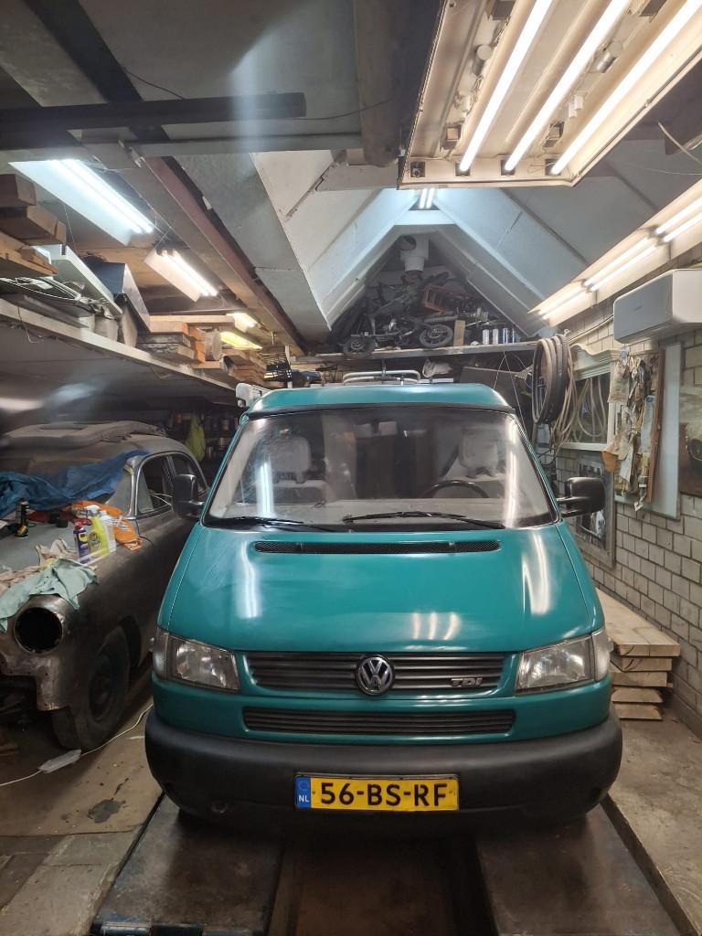 VW T4 Carthago camper, Caravans en Kamperen, Buscamper of Camperbus, Koelkast, Volkswagen, Kluisje