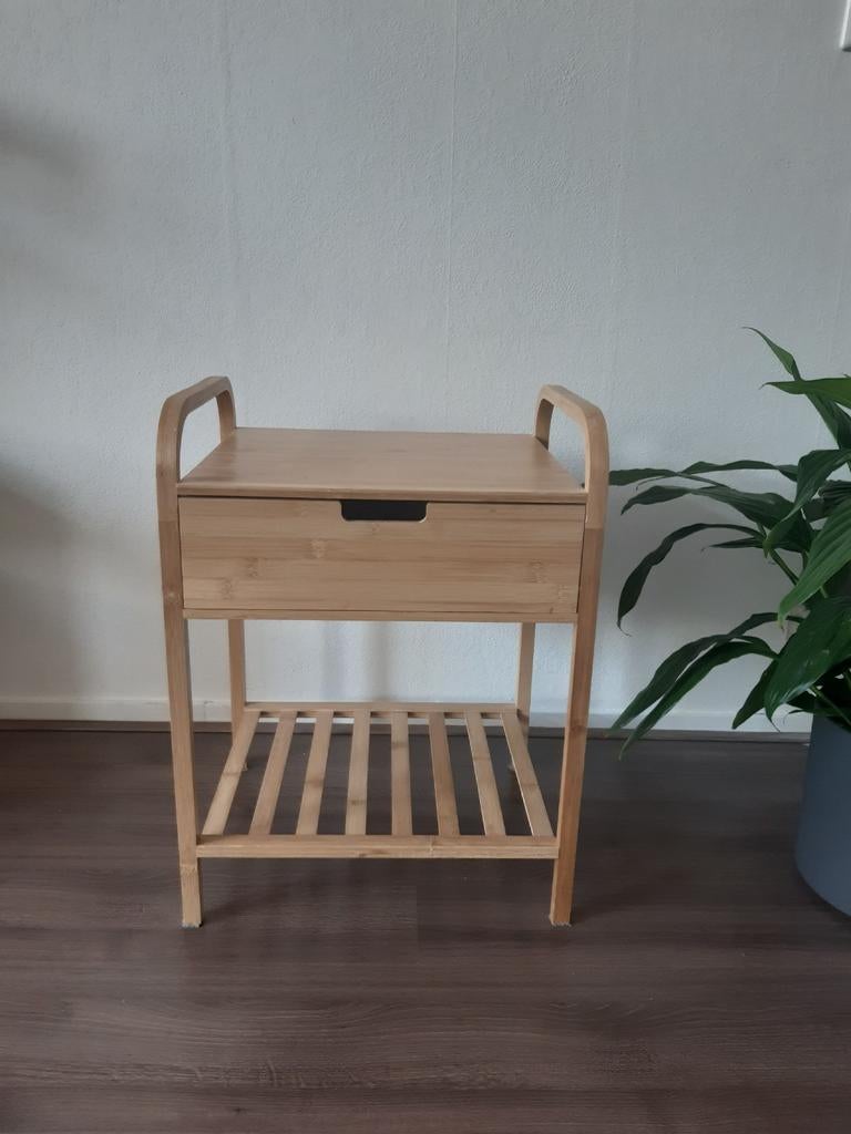 Bamboe nachtkastje, Ophalen