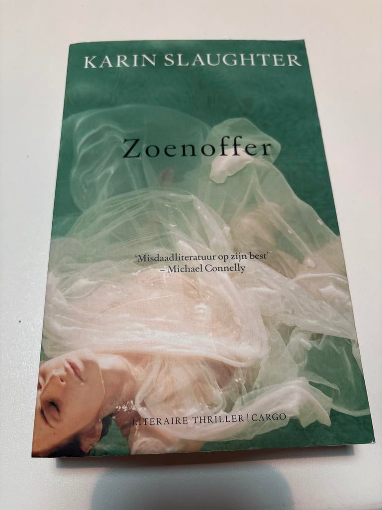 Karin Slaughter - Zoenoffer (Literaire Thriller), Boeken, Thrillers, Gelezen, Nederland, Ophalen of Verzenden