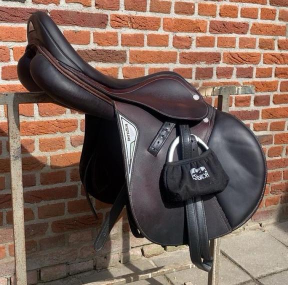 Bruin Equiline springzadel inc singel+beugels+singel, Dieren en Toebehoren, Ophalen of Verzenden, Nieuw, Springen