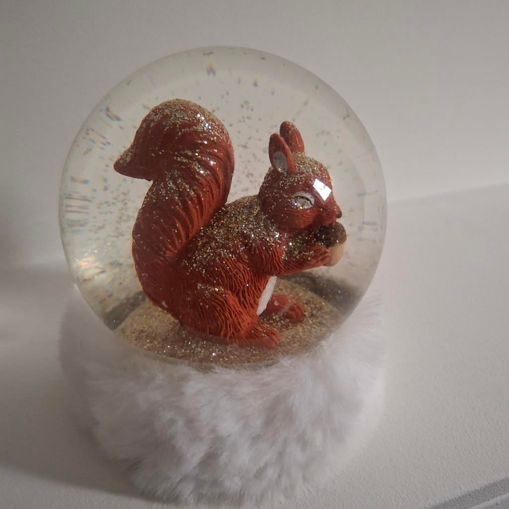 Eekhoorn sneeuwbal, Ophalen, Zo goed als nieuw, Wild dier, Beeldje of Figuurtje