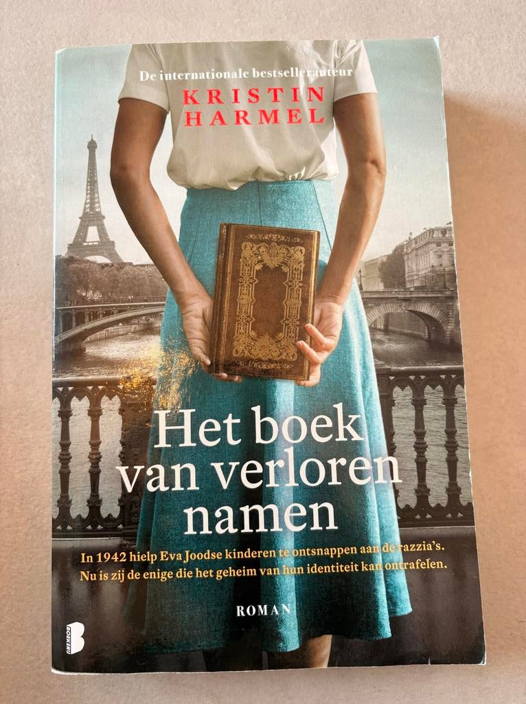 Het boek van verloren namen - Kristin Harmel, Boeken, Ophalen of Verzenden, Zo goed als nieuw, Nederland
