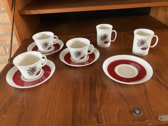 antiek setje Mosa kopjes met roos nr 3114, Huis en Inrichting, Keuken | Servies, Gebruikt, Kop(pen) en/of Schotel(s), Overige stijlen