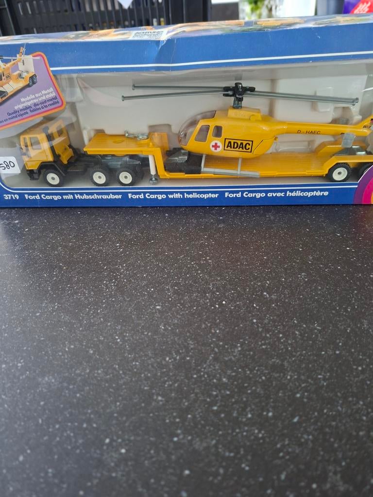 Siku Ford Cargo met ADAC Helikopter (3719), Ophalen of Verzenden