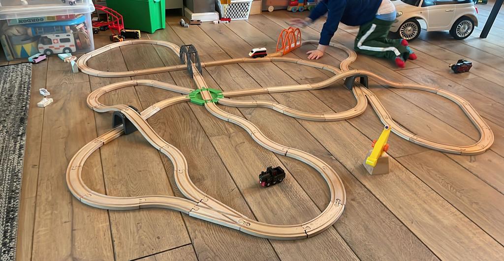 Houten treinbaan met accessoires, Ophalen of Verzenden, Zo goed als nieuw, Jongen of Meisje