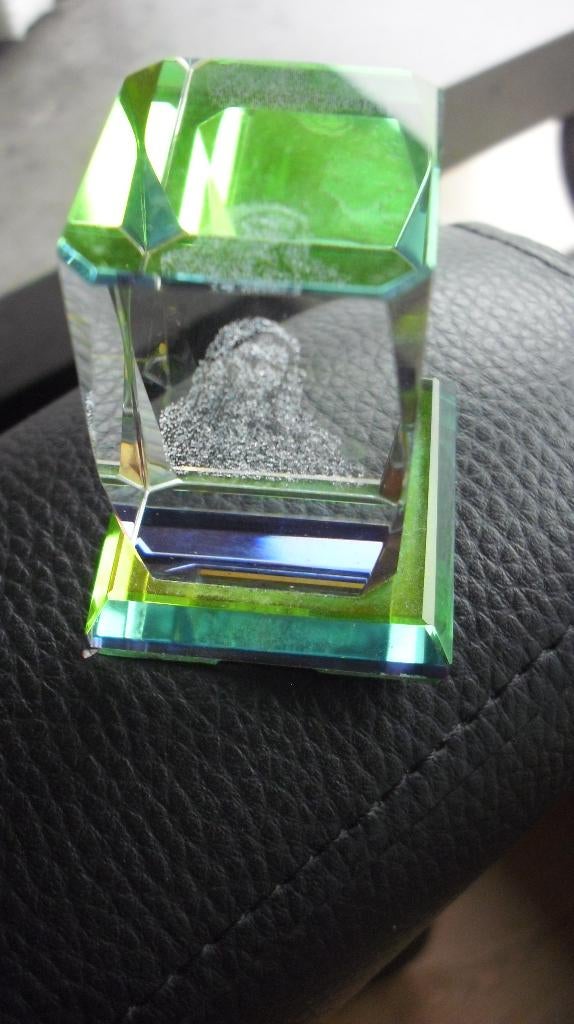 Glazen Press Papier/lazerblok 3-D -Religie, Ophalen of Verzenden, Zo goed als nieuw, Porselein, Beeldje(s)