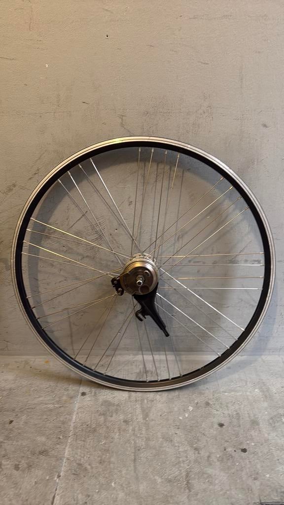 voorwiel 28 inch met naafdynamo, Fietsen en Brommers, Ophalen, Zo goed als nieuw