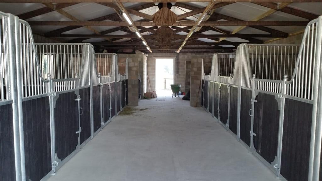 voorwand + tussenwand Gigant, Dieren en Toebehoren, Stalling en Weidegang, Stalling