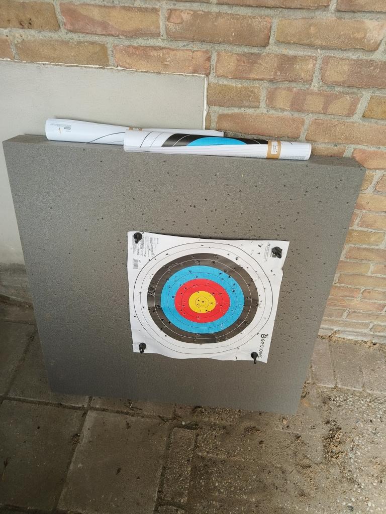 Boogschiet doel, schuimrubber met 10 papieren blazoenen, Sport en Fitness, Handboogschieten, Ophalen of Verzenden, Gebruikt, Doelwit