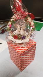 Souvenir schelpenkunst met konijntjes in mand, Mand, Rond, Ophalen of Verzenden, Zo goed als nieuw