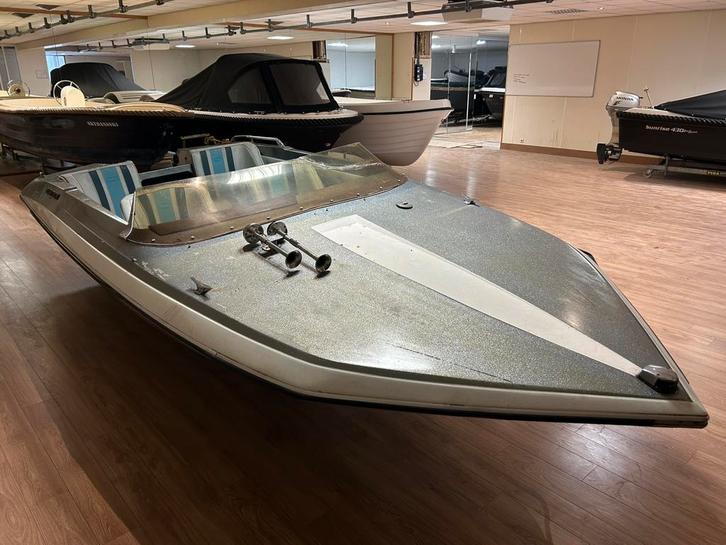 Glastron CVX-16 unieke opknapper!, Watersport en Boten, Speedboten, Gebruikt, 3 tot 6 meter, Diesel, Minder dan 70 pk, Polyester