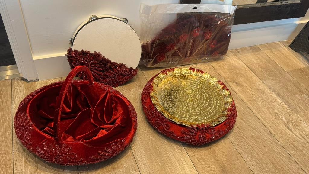 Kina / henna night, Ophalen, Zo goed als nieuw