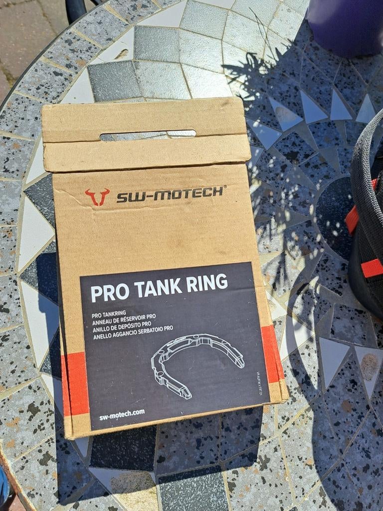 Sw-motech tank ring Triumph/ Augusta, Ophalen