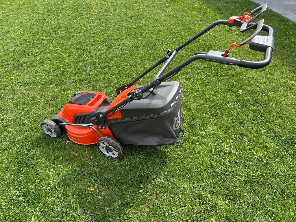 Husqvarna elektrische grasmaaier, Ophalen, Zo goed als nieuw, Elektrische grasmaaier