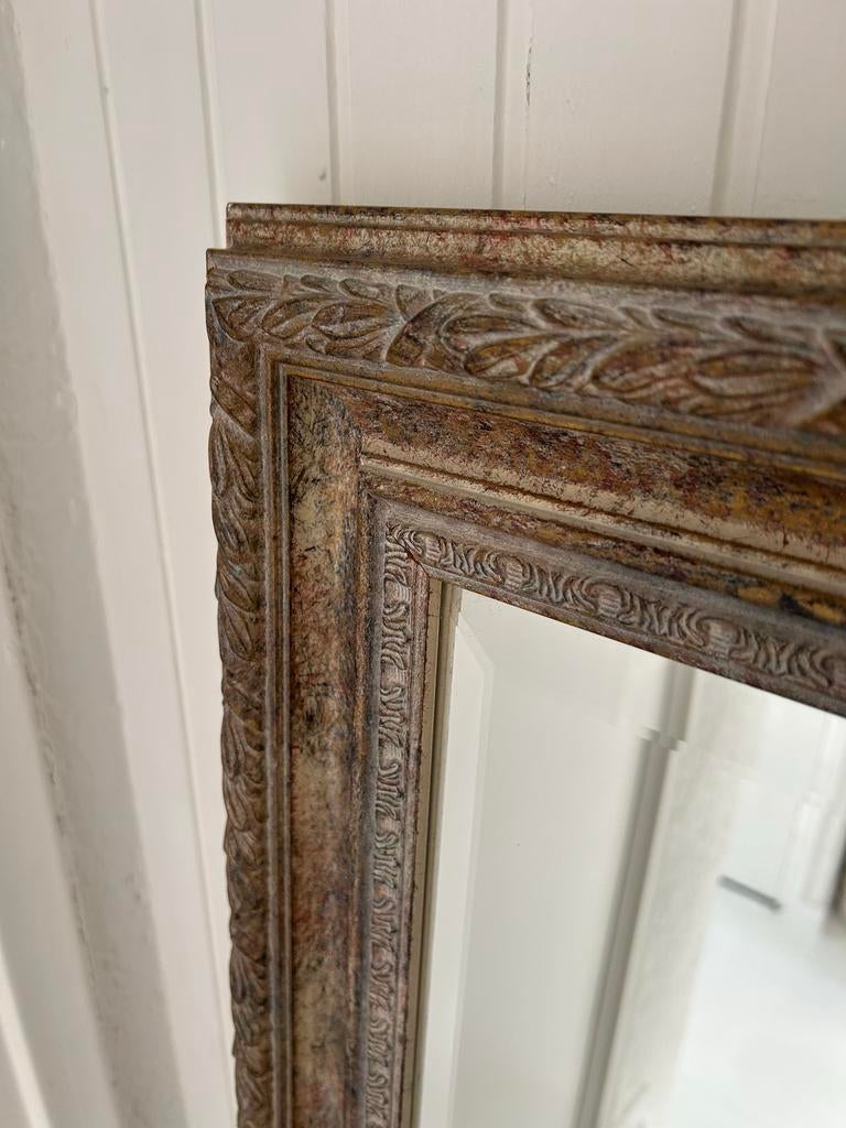 Grote spiegel met sierlijke lijst, Antiek en Kunst, Ophalen, Rechthoekig, 50 tot 100 cm, 150 tot 200 cm